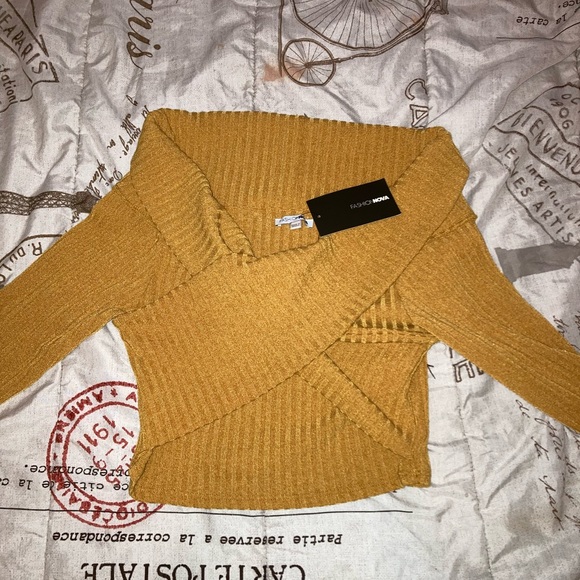 Fashion Nova Cross Top - Picture 5 of 5